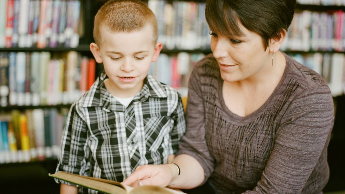 ¿Cómo decirle a un niño que un familiar tiene cáncer?