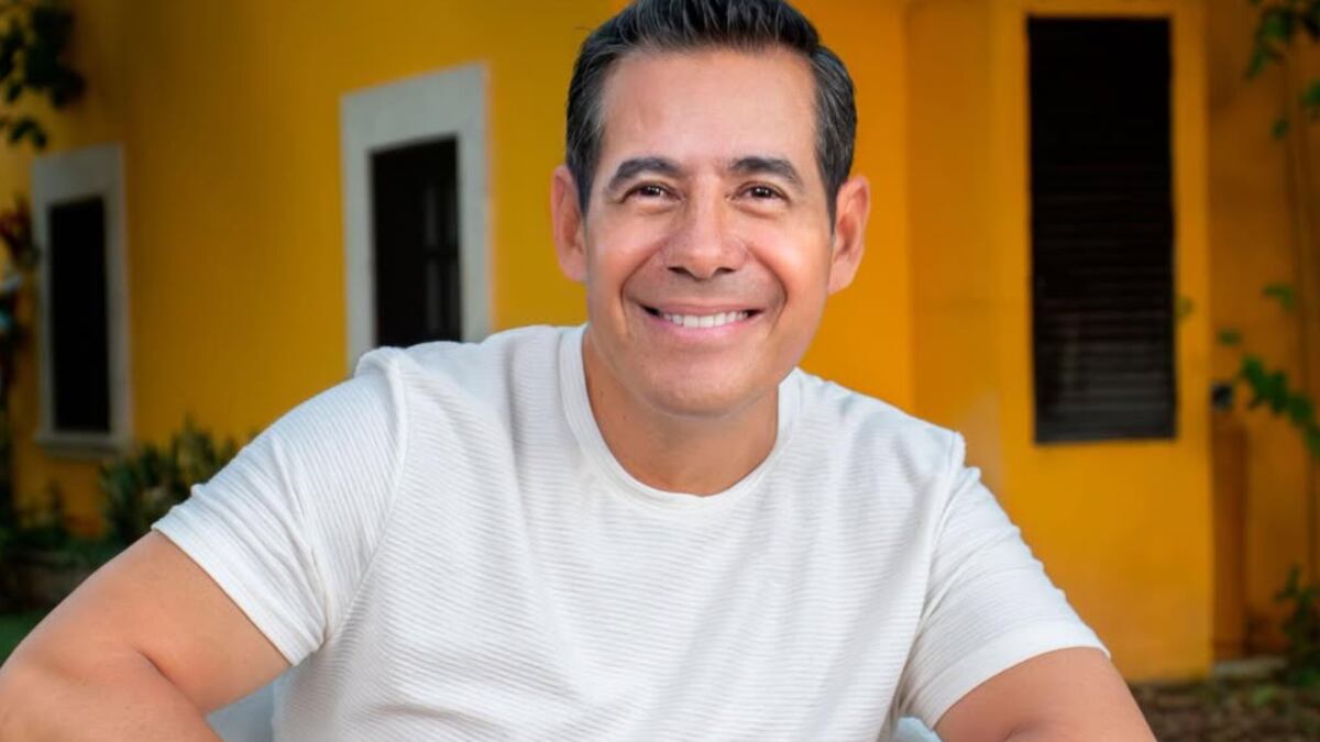 El guapo hijo de Yordi Rosado se robó los corazones tras la boda de Martha Higareda.