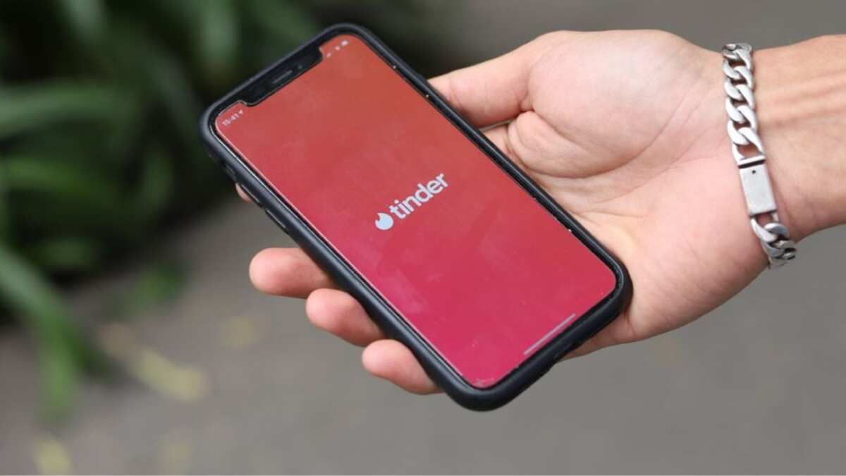 “Compartir mi date”: La nueva función de Tinder para que sepan dónde será tu cita