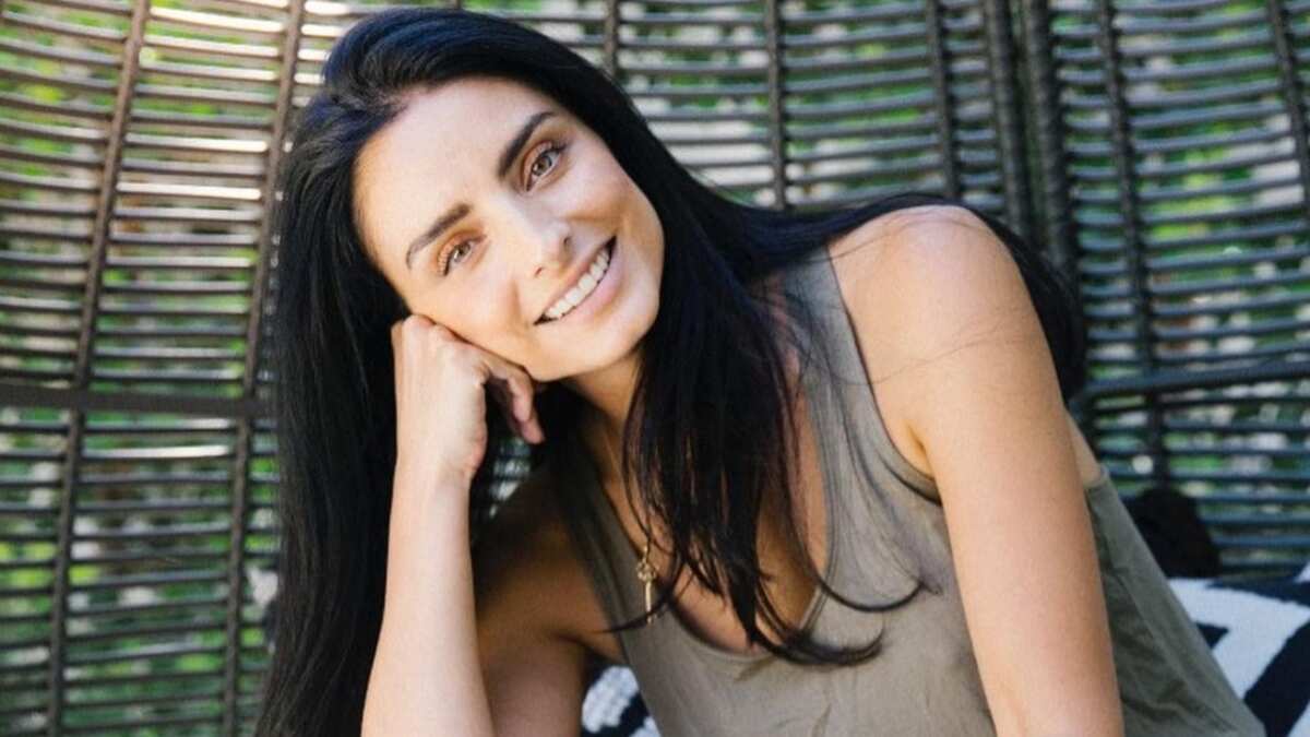 Aislinn Derbez