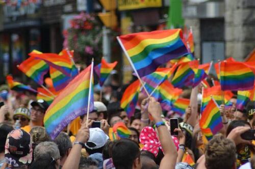 A la comunidad LGBTIQ+ no le importa el 50/50: así es como viven más felices que las parejas heterosexuales