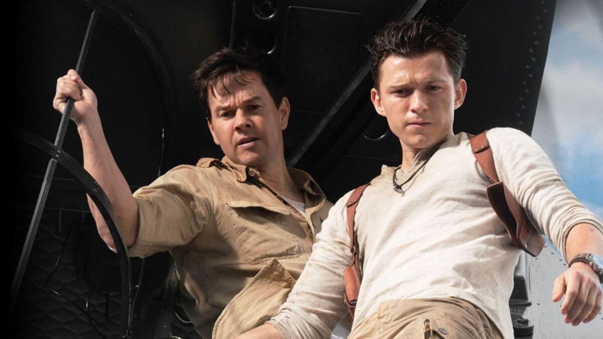 Tom Holland y Mark Wahlberg en Uncharted: fuera del mapa
