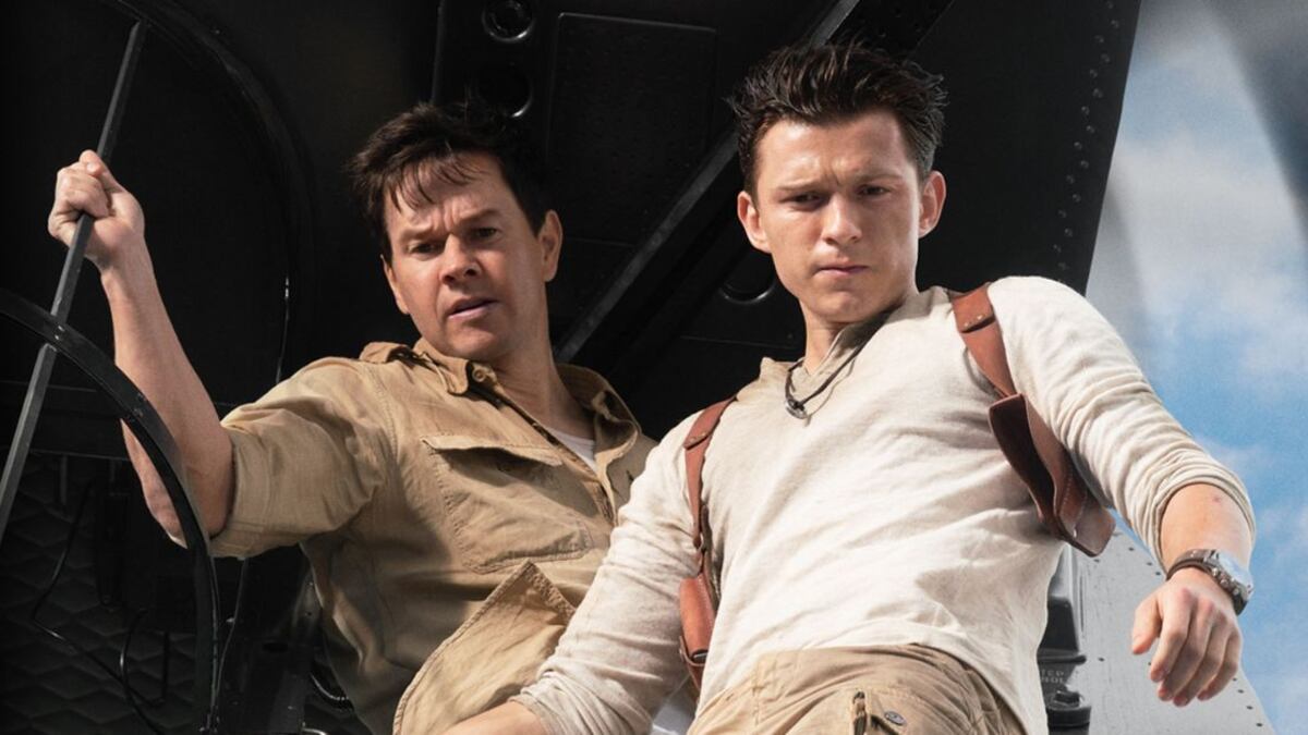 Tom Holland y Mark Wahlberg en Uncharted: fuera del mapa