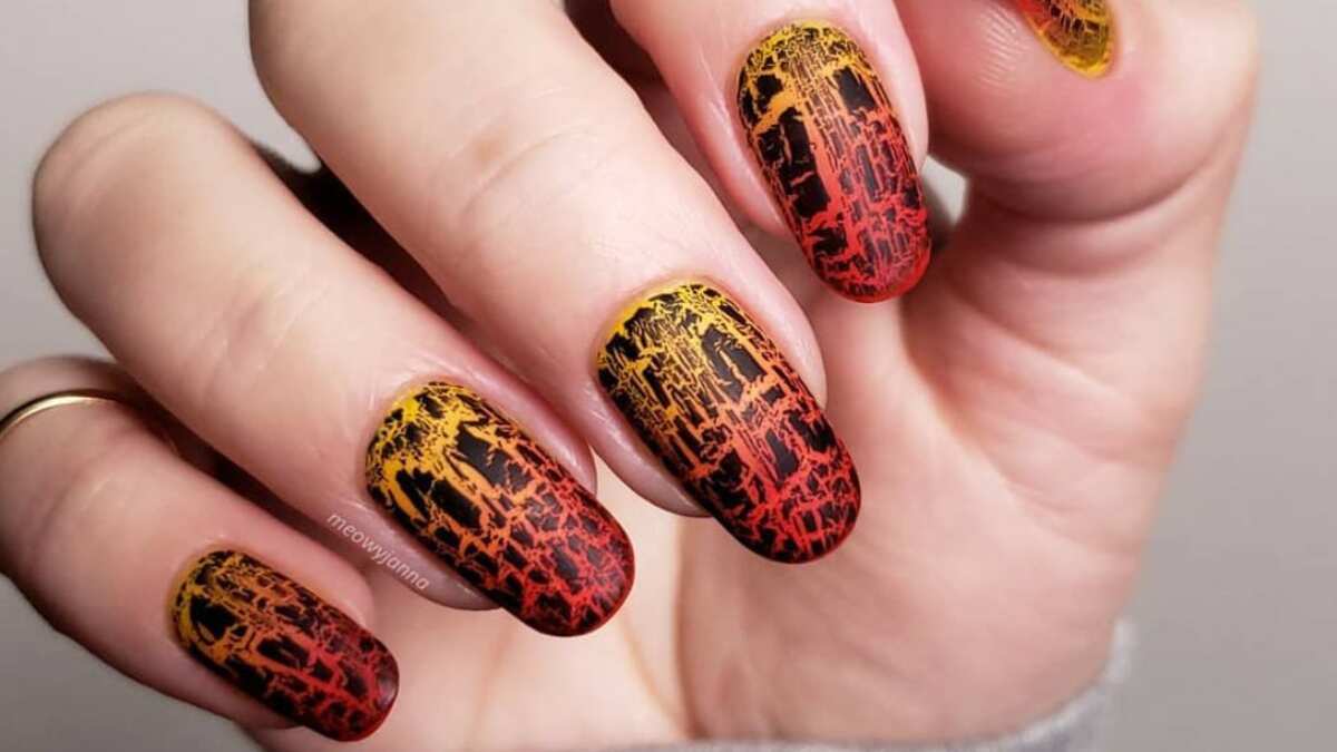 La manicura craquelada tuvo su época de gloria en la década de 2010