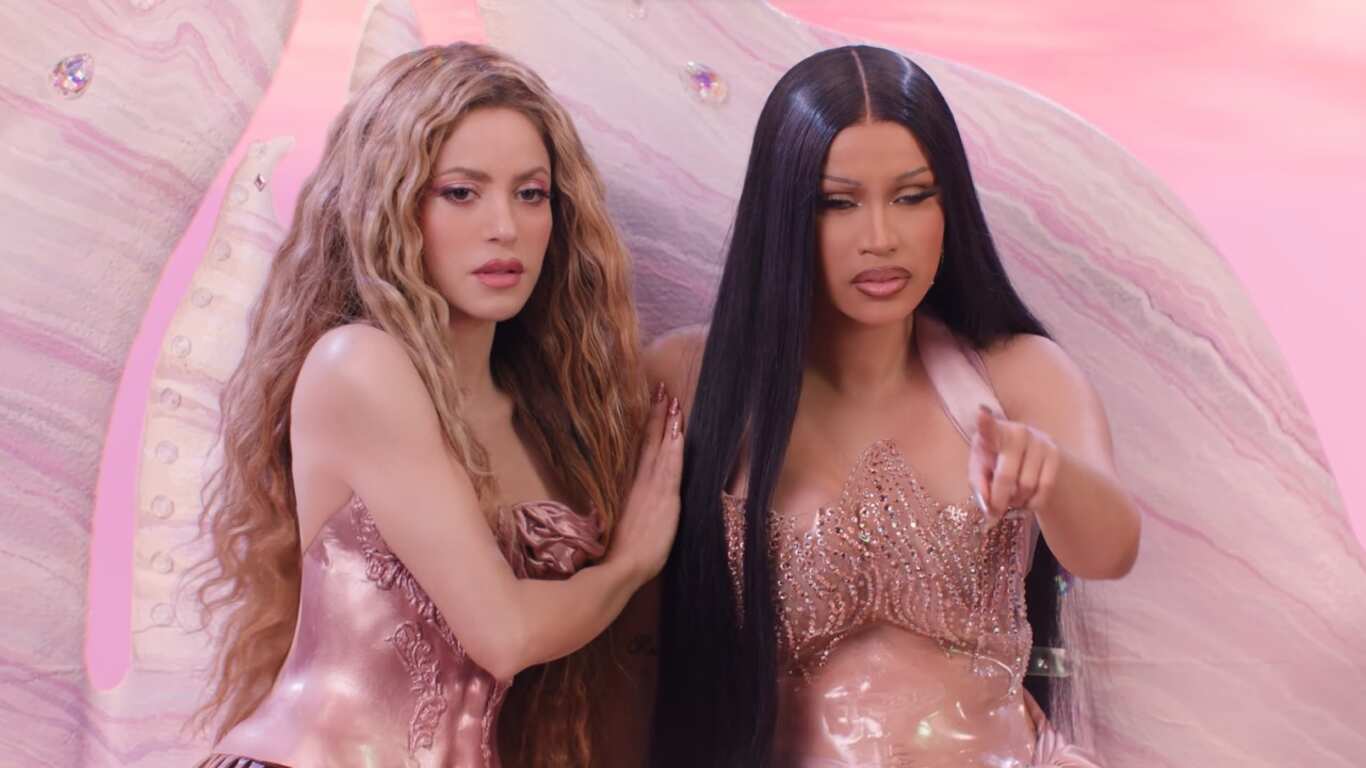 Los fans de Shakira aseguran que el lanzamiento de ‘Las Mujeres Ya No Lloran’ se ha visto empañado por un mal manejo de una persona cercana.