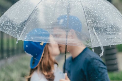 Cómo te besa un hombre que ya no te ama y tiene a otra: descúbrelo y no dejes que te engañe