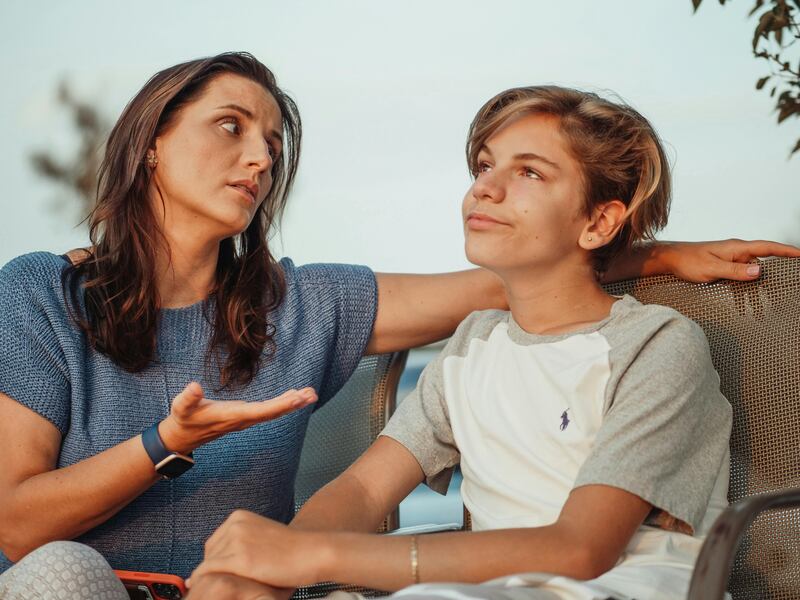 ¿Cómo sobrevivir a un hijo adolescente?