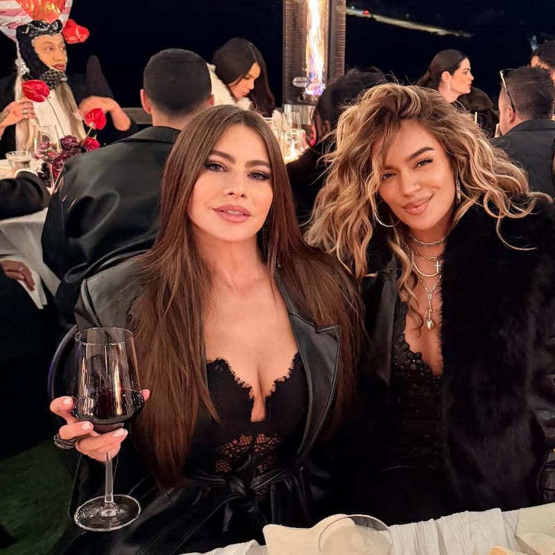 Sofía Vergara celebra el cumpleaños de Karol G