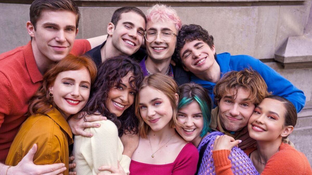 Elenco de 'A través del mar'