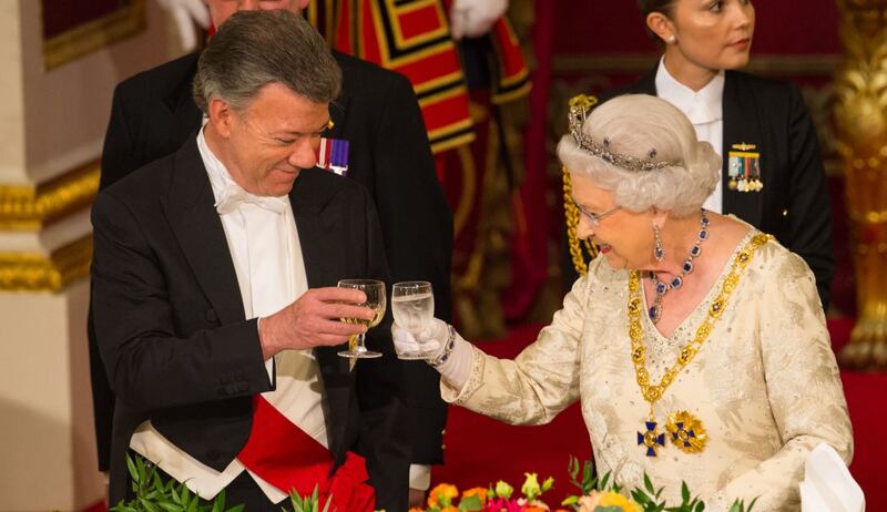 Juan Manuel Santos y la Reina Isabel II