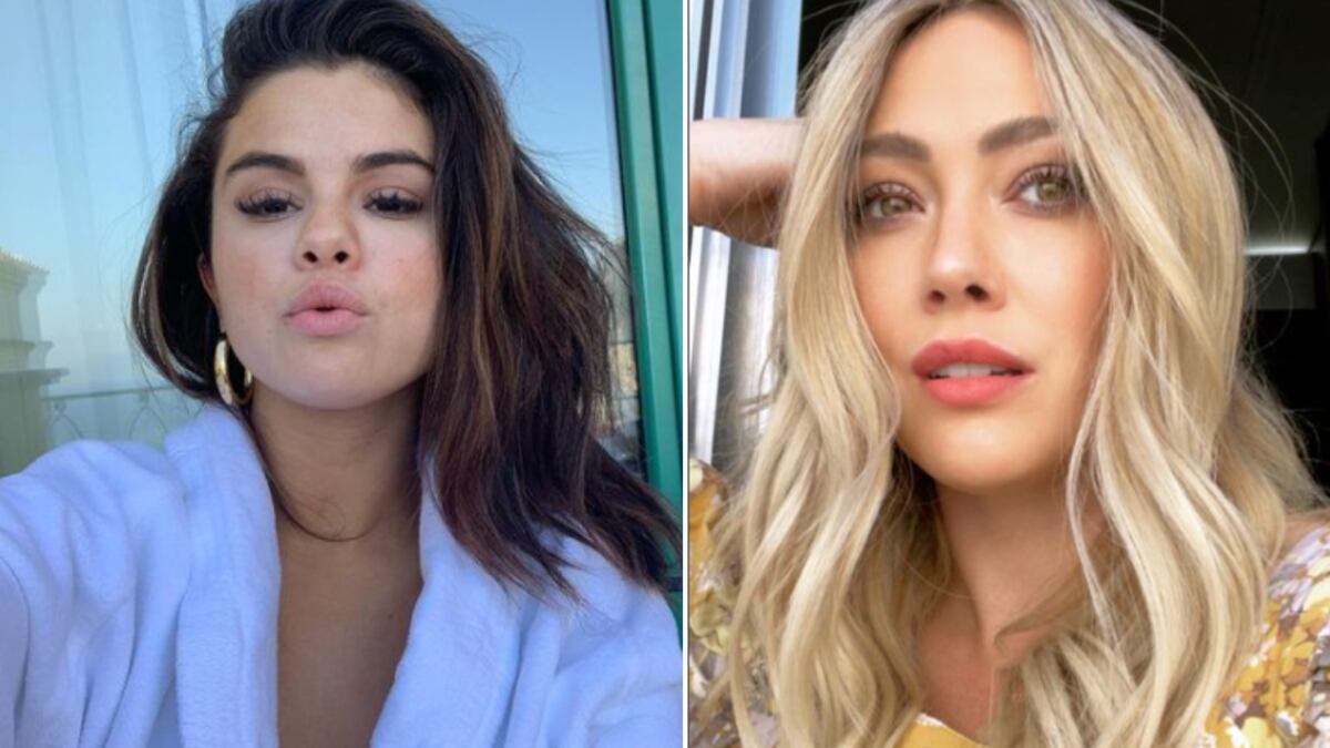 Selena Gomez y Hilary Duff presumen su amor propio.