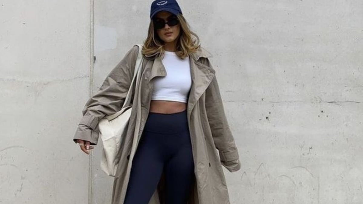 Los leggings lucen mejor si los combinas con tenis ‘retro’.