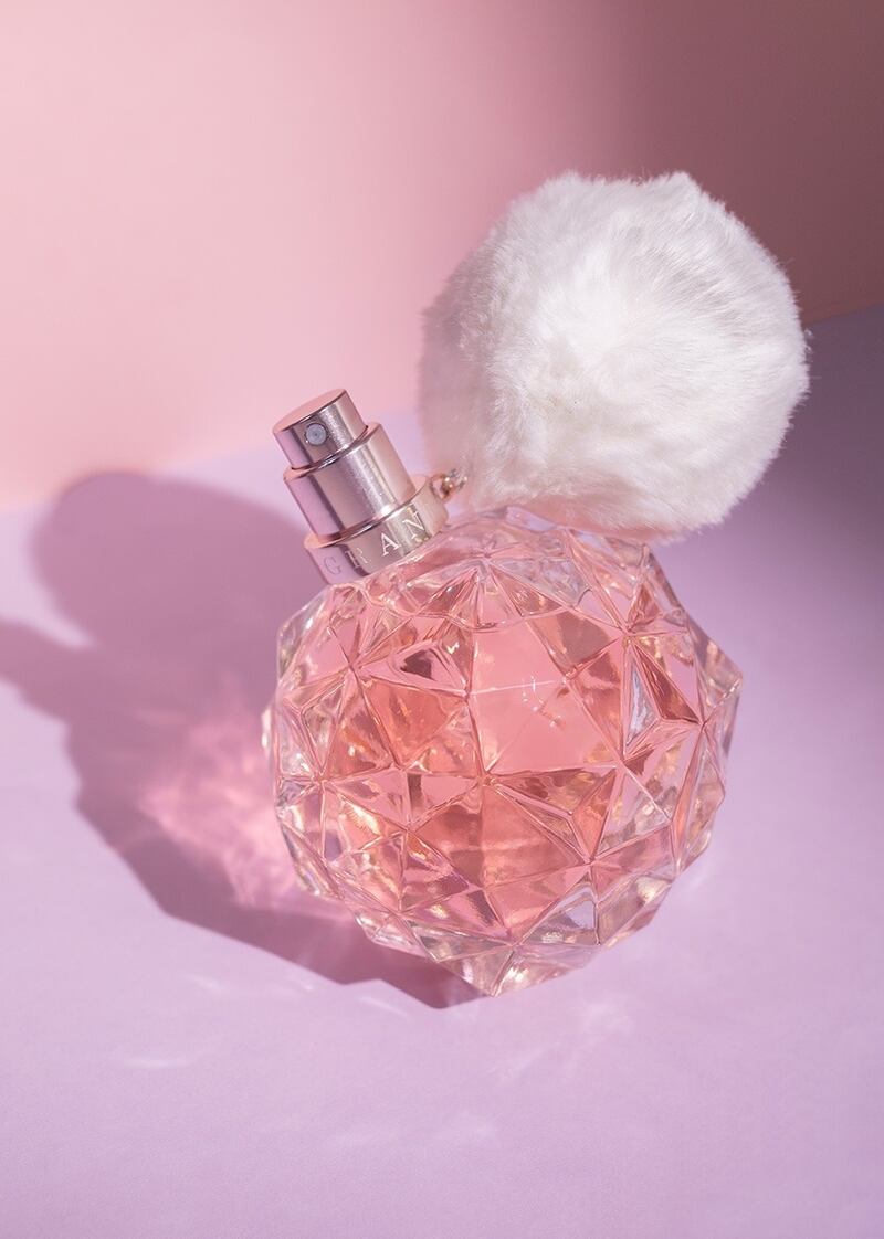 Perfume ‘Ari’ de Ariana Grande