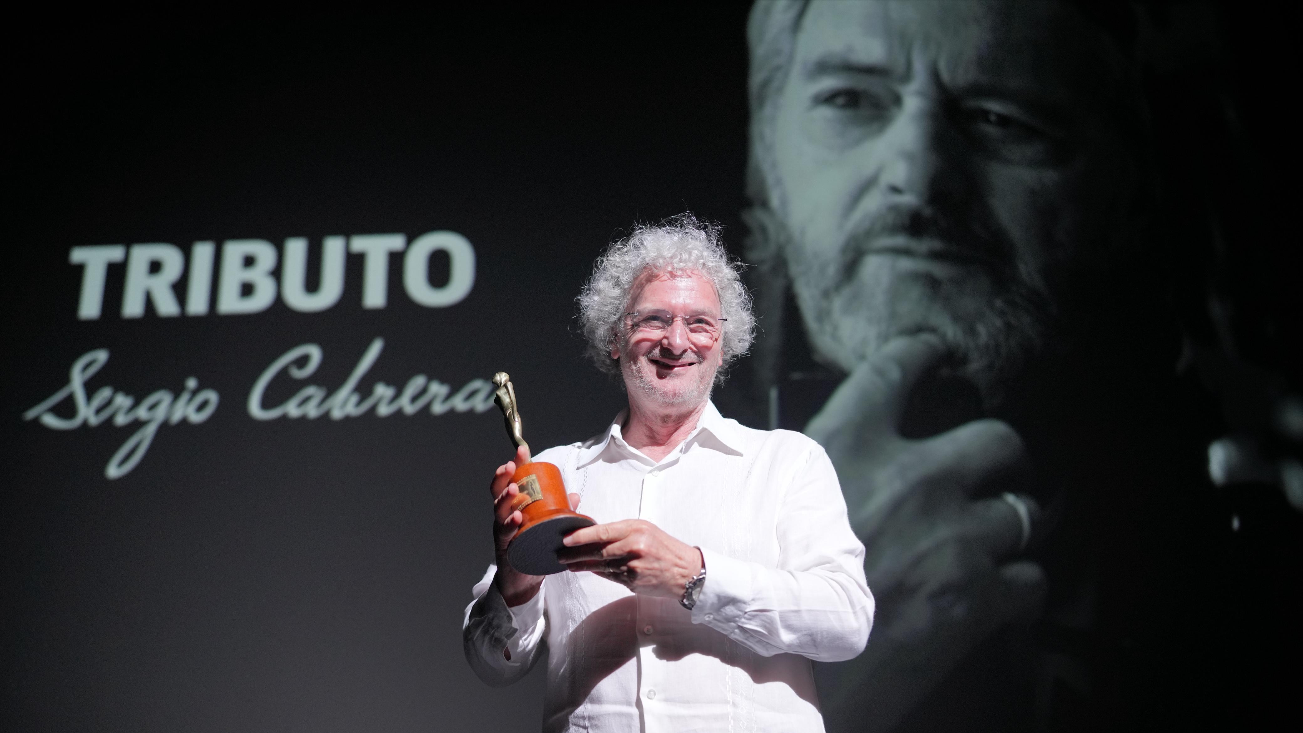 Sergio Cabrera, con su premio India Catalina por su trayectoria