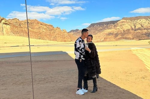 Cristiano Ronaldo y Georgina de vacaciones y sin hijos en Arabia Saudita