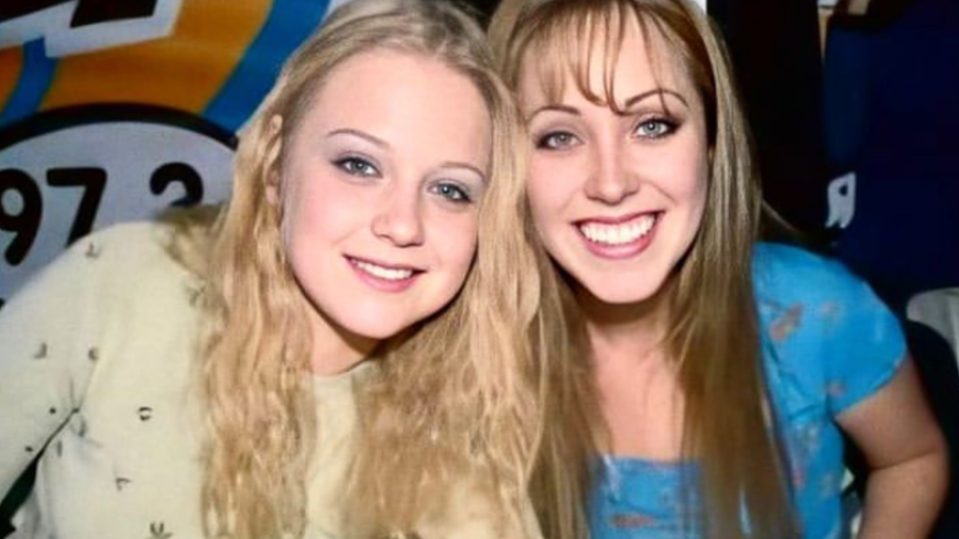 Foto de ANa Layevska y Anahí juntas