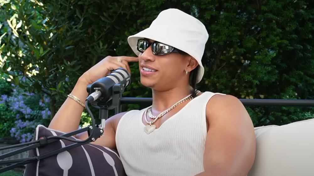 Uriel "Futuro fuera de órbita" | Captura: Canal de Eva Gómez