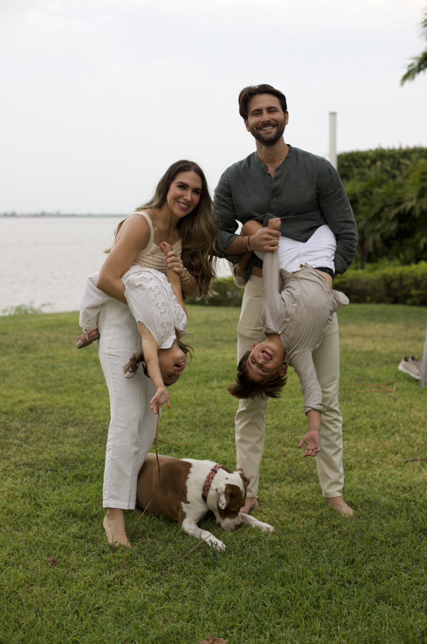 Niels Olsen junto a su familia