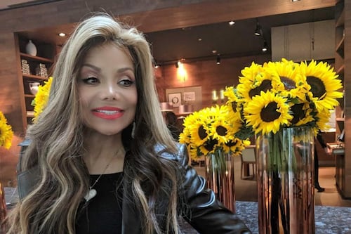 La Toya Jackson y el debate sobre opinar del cuerpo ajeno tras su publicación navideña