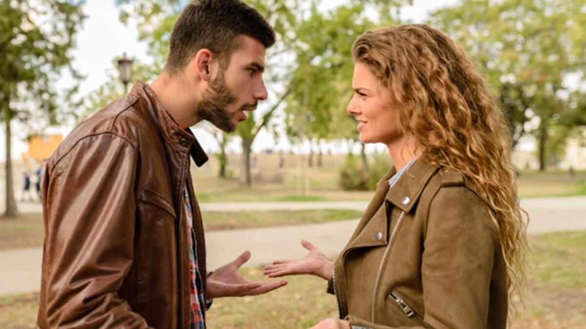 Pareja discusiones