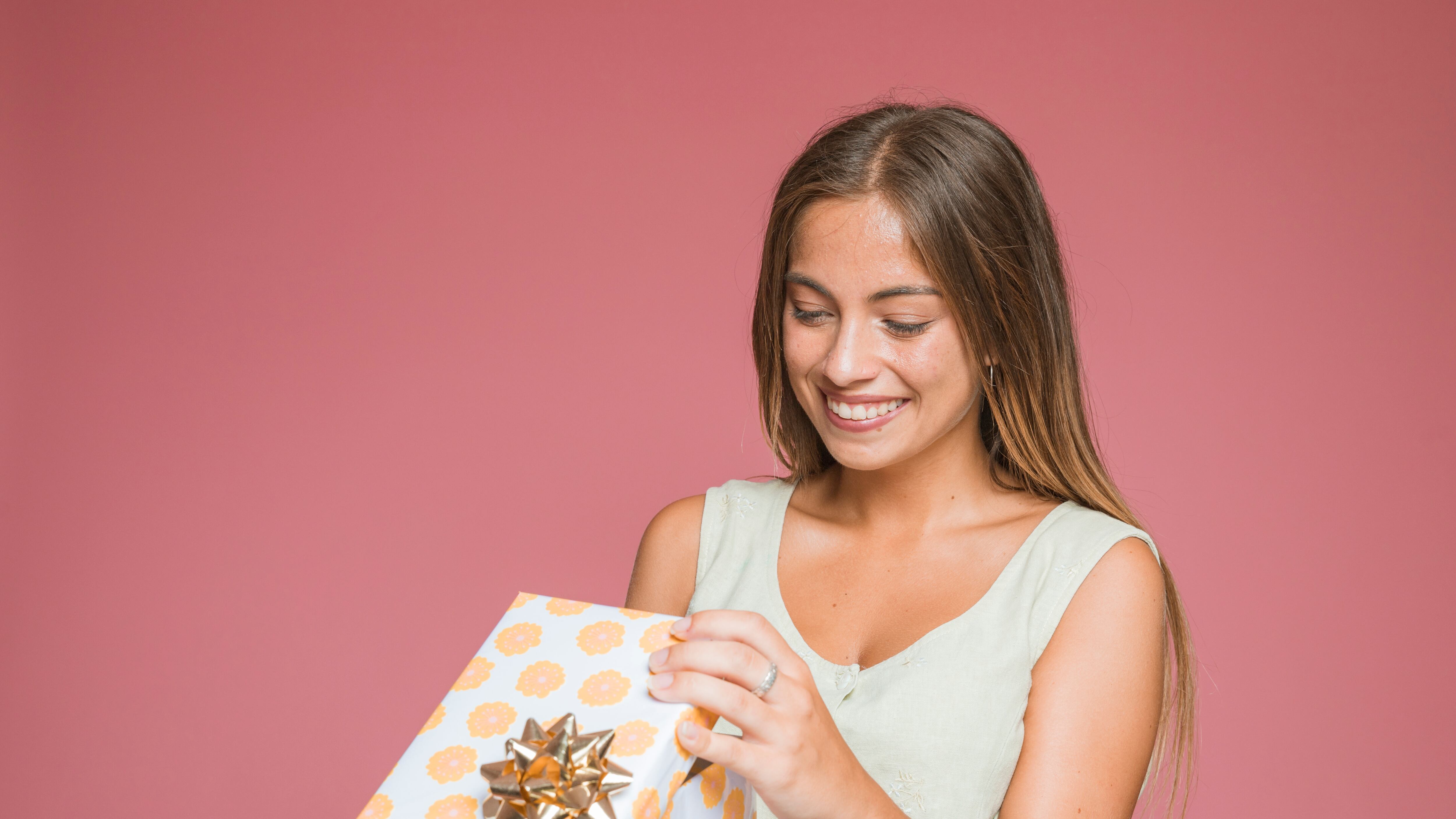 La temporada de fiestas está aquí y con ella llega la emoción de encontrar el regalo perfecto para esos seres queridos que siempre están presentes en la vida