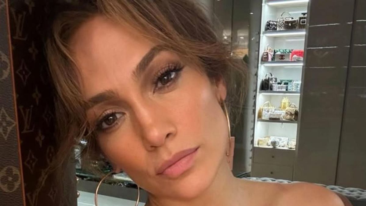 Jennifer Lopez causa furor en redes sociales por increible figura a sus 56 años