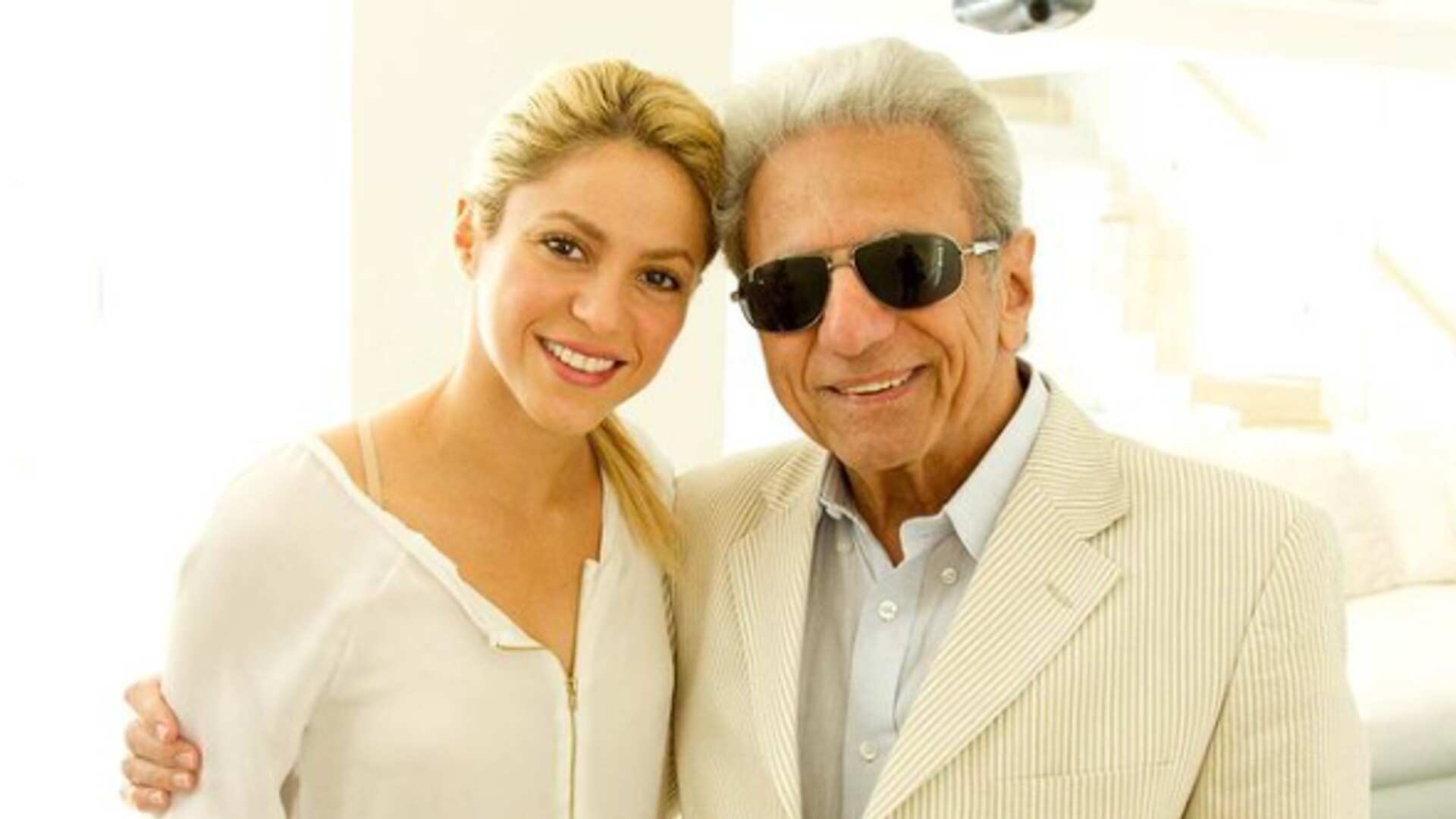 Shakira bailando con su papá y sin maquillaje muestra su lado más real
