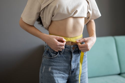 Entre filtros y expectativas: la lucha silenciosa de las adolescentes con su imagen