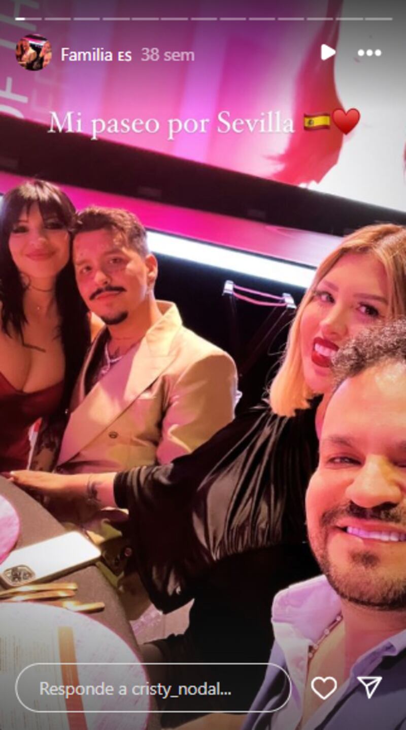 Cristy Nodal conserva las fotos con Cazzu