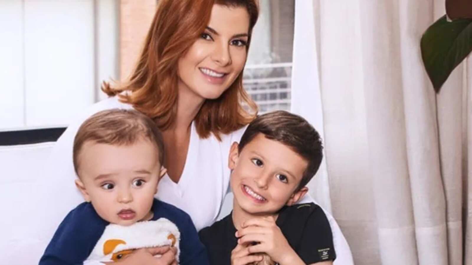 Carloina Cruz responde a fans cómo reaccionaría ante una posible novia de su ex y si sus hijos podrían compartir con ellos.