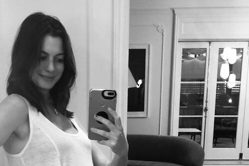 Anne Hathaway en la espera de su segundo hijo