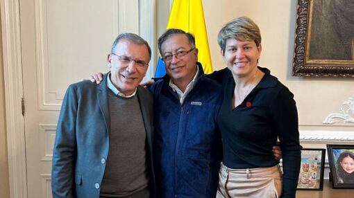 Verónica Alcocer apoyando a Roy Barreras