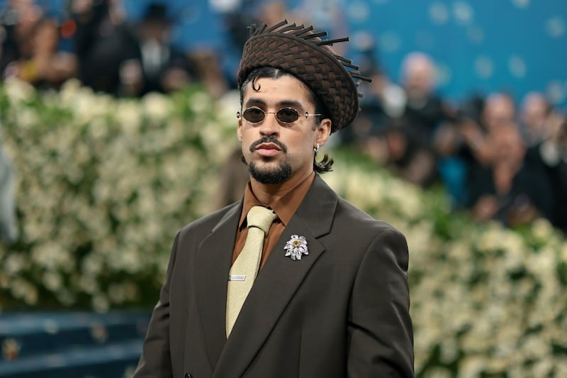 Bad Bunny asiste a la Met Gala 2025 celebrando "Superfine: Tailoring Black Style" en el Museo Metropolitano de Arte el 5 de mayo de 2025 en la ciudad de Nueva York. (Foto por Dimitrios Kambouris/Getty Images para The Met Museum/Vogue)