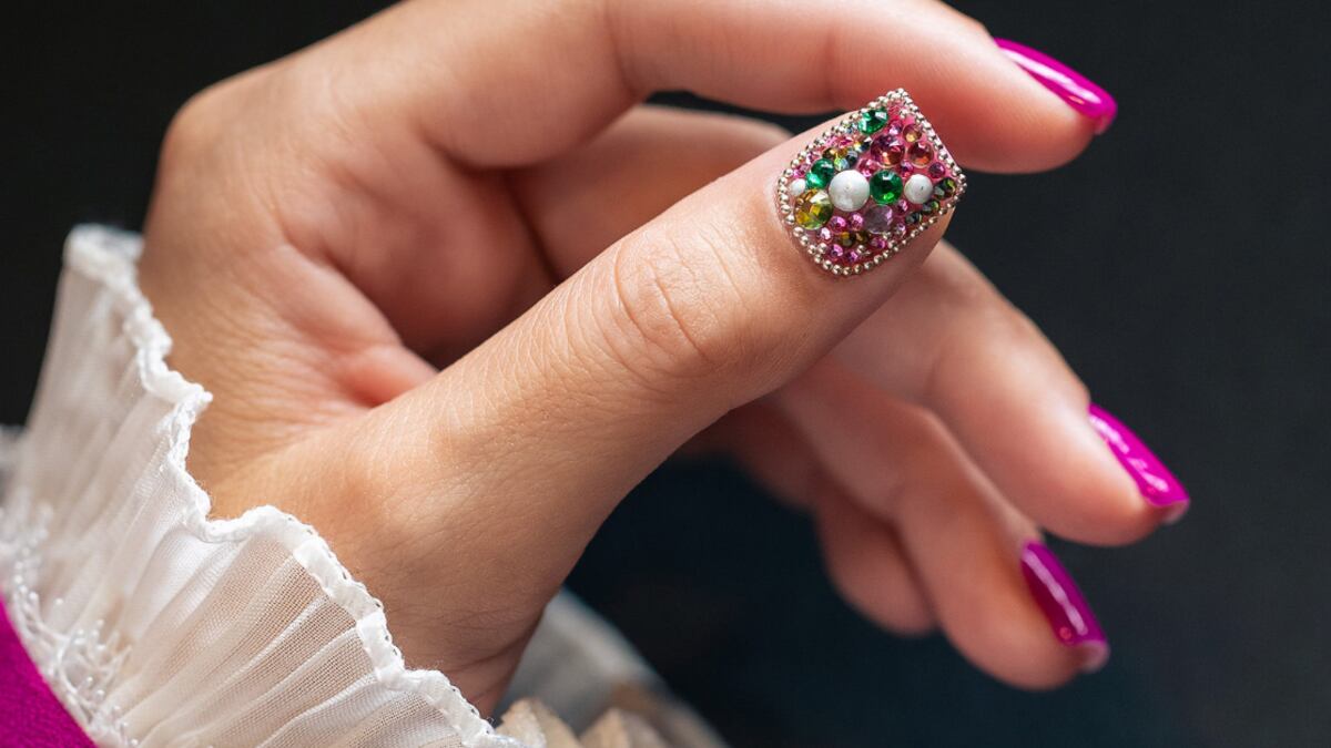 Este invierno la tendencia es explotar tu creatividad en tu manicure.
