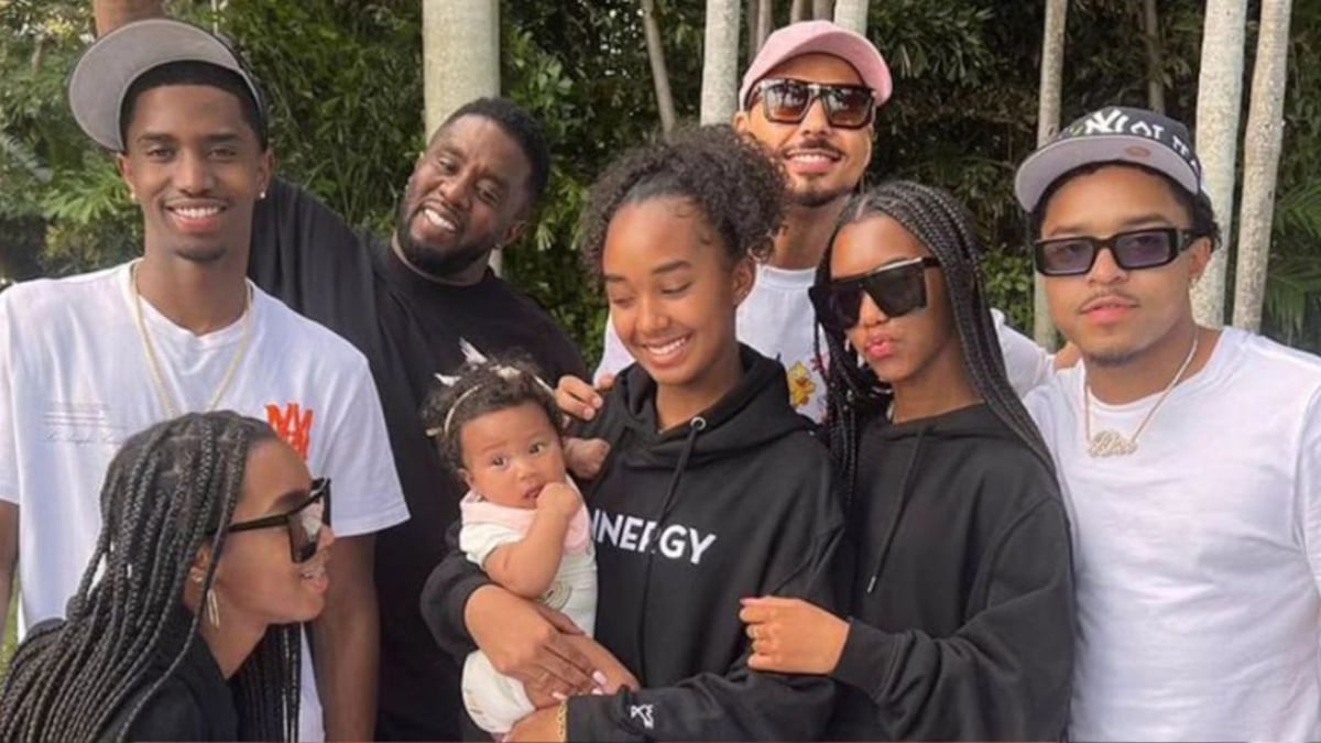 Sean "Diddy" Combs en una foto junto a sus siete hijos