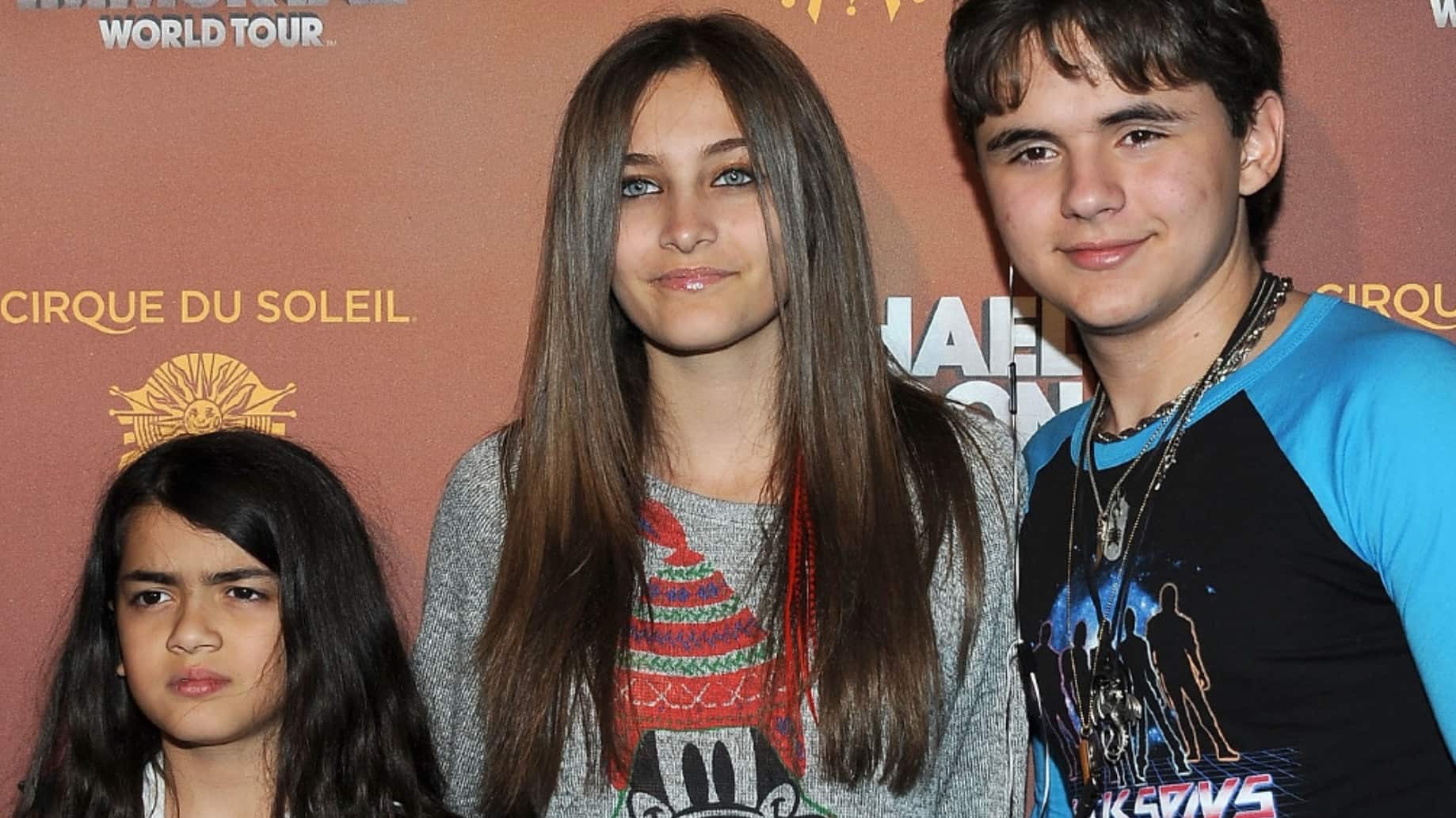 Es el hijo menor de Michael Jackson