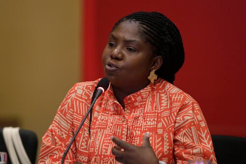 ¿Hasta cuando el racismo?: Francia Márquez llegó a Africa y los Uribistas no la dejan en paz