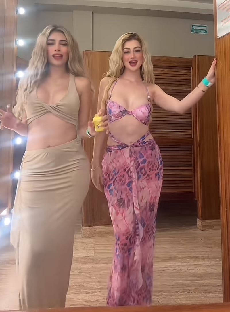 Vivian de la Torre y Valeria Márquez