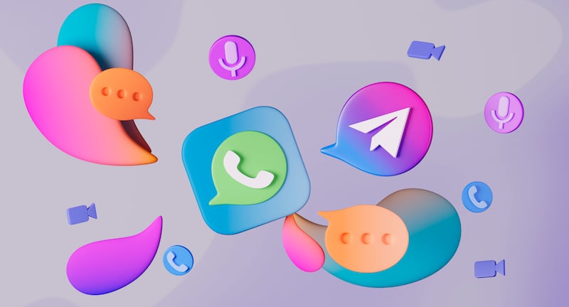 ¿Cómo activar el modo violeta en WhatsApp?