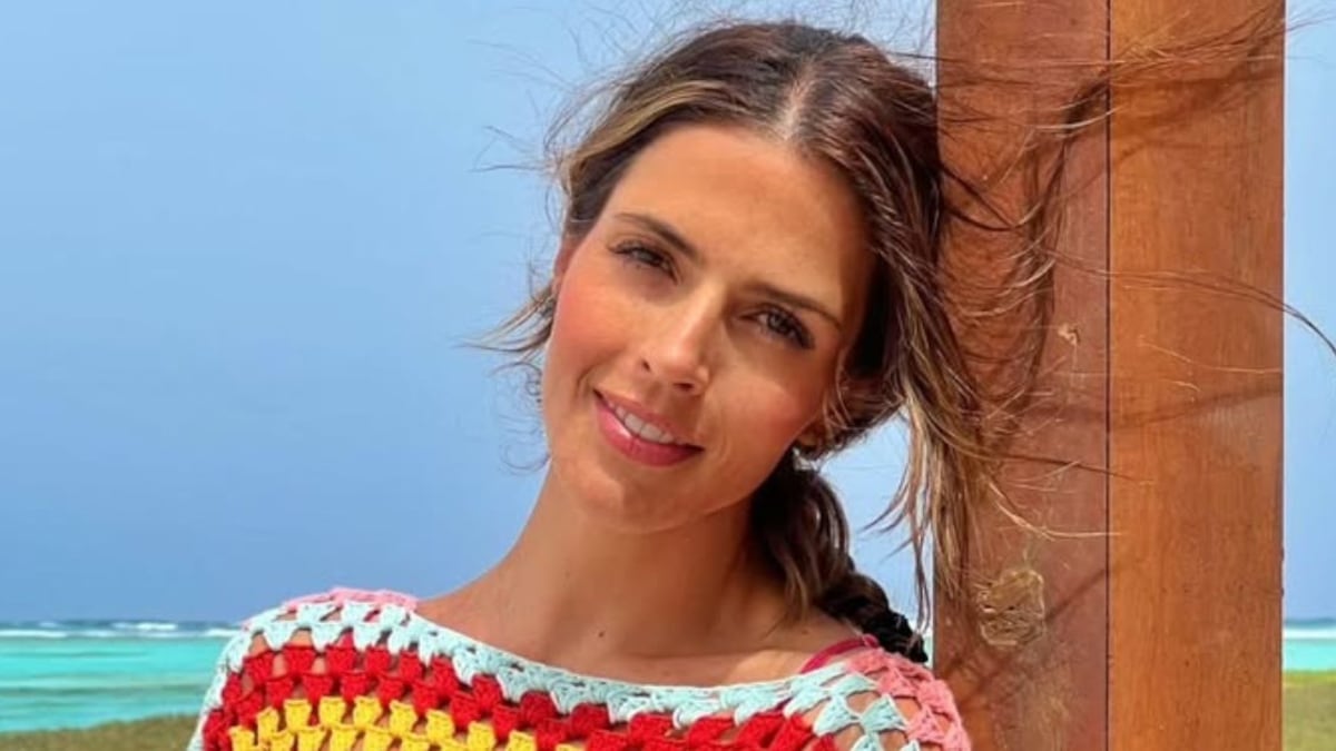 Claudia Álvarez causó furor al presumir su figura esbelta en un bikini crochet