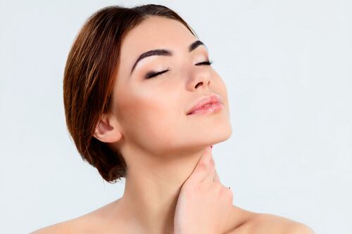 Di adiós a las manchas y recupera la luminosidad en tu piel