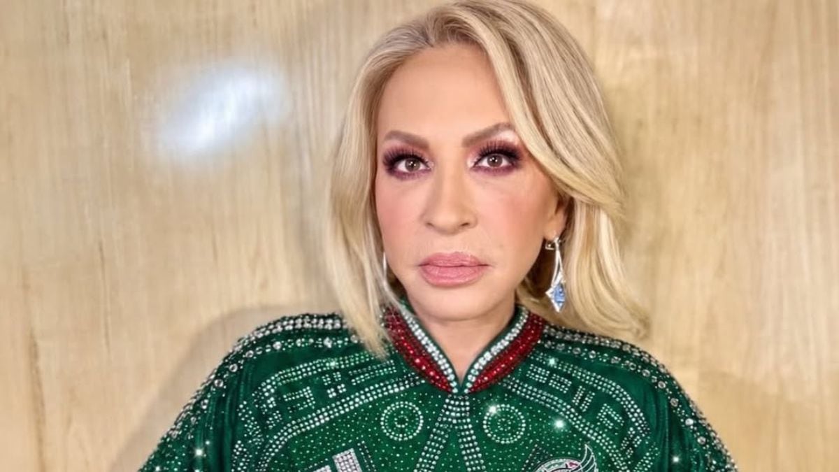 Laura Bozzo opaca a Belinda con outfit mundialista
