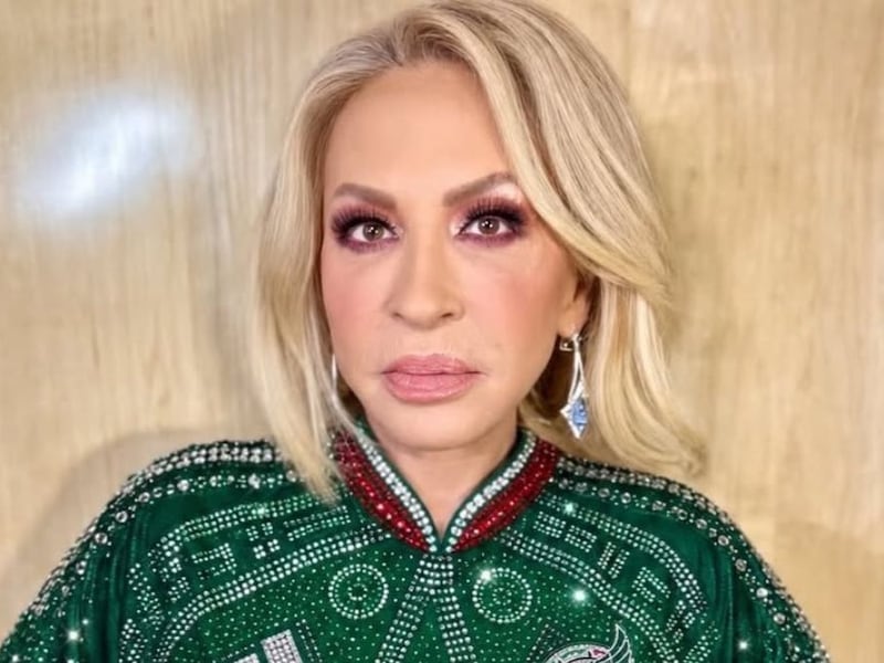“A un lado Belinda” Laura Bozzo reinventa la camiseta del Mundial, la hace vestido y las redes enloquecen