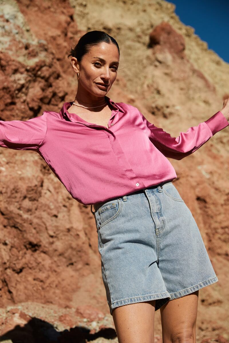 5 tops para todos los cuerpos: cómo combinar esta prenda en primavera