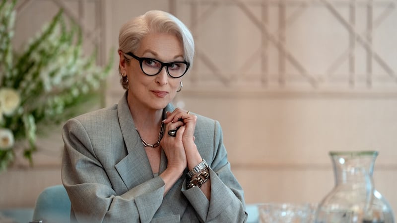 Pocas secuelas recientes están siendo tan omnipresentes como esta. El diablo viste a la moda 2 es un acontecimiento global cuidadosamente diseñado que vivió su estreno en Nueva York. Foto: 20th Century Studios.