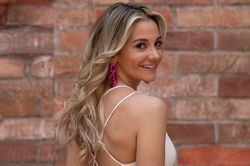 “Me encantó la idea de probar algo nuevo”: Rayén Araya asegura que con su nuevo look rubio “me siento más empoderada”