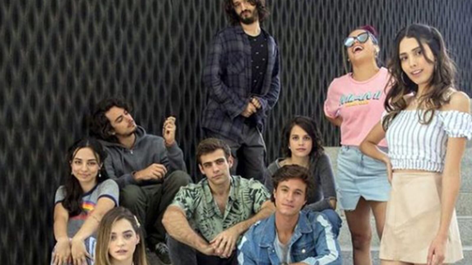 Actores principales de 'Control Z' y sus edades reales.