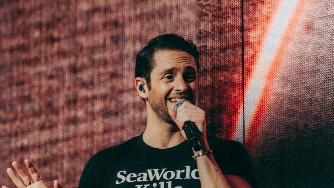 El cantante se lanzó en contra de SeaWorld frente a miles de fans