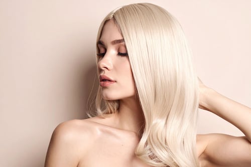 ¡Adiós castaños! Este es el tono de rubio que promete un cambio elegante y destellante en 2026