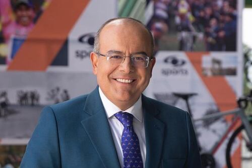 “A Ricardo Orrego todo el mundo lo quiere besar”, el video de Caracol que envejeció demasiado mal